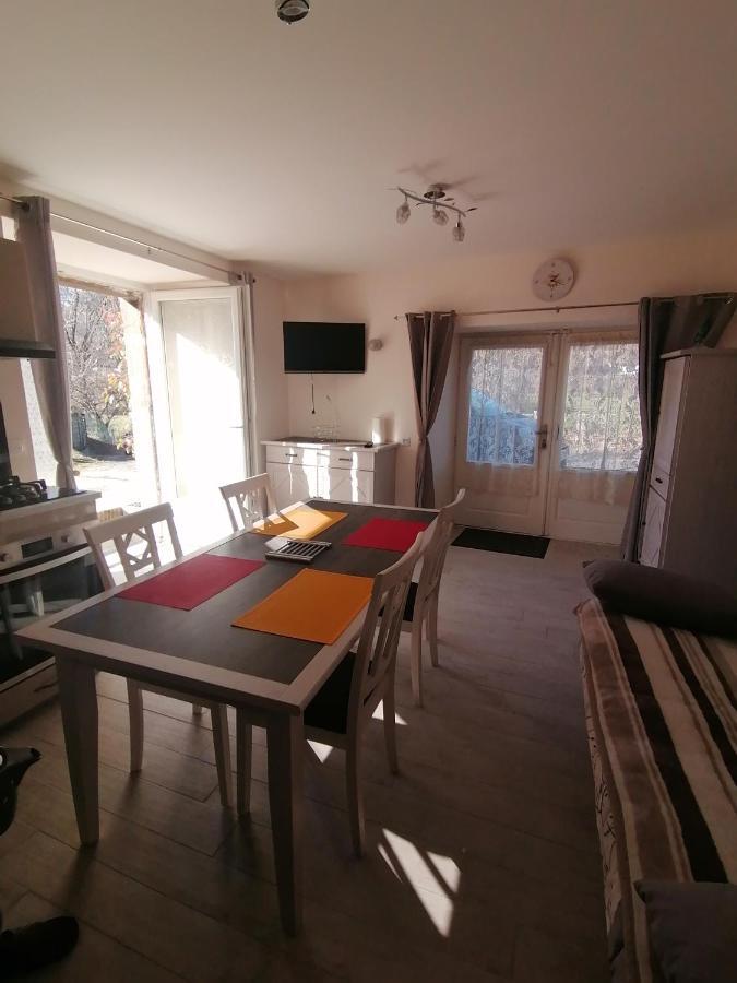 Apartmán La Basse-Cour Vic-sur-Cère Exteriér fotografie